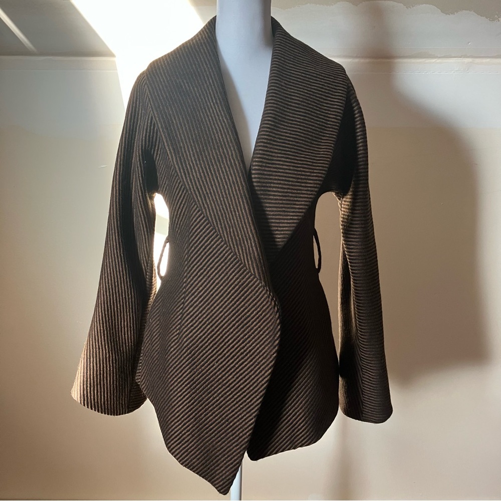 Searle Women’s Black/Brown Striped Wool Bell Sleeve Coat size 2 - Picture 4 of 11